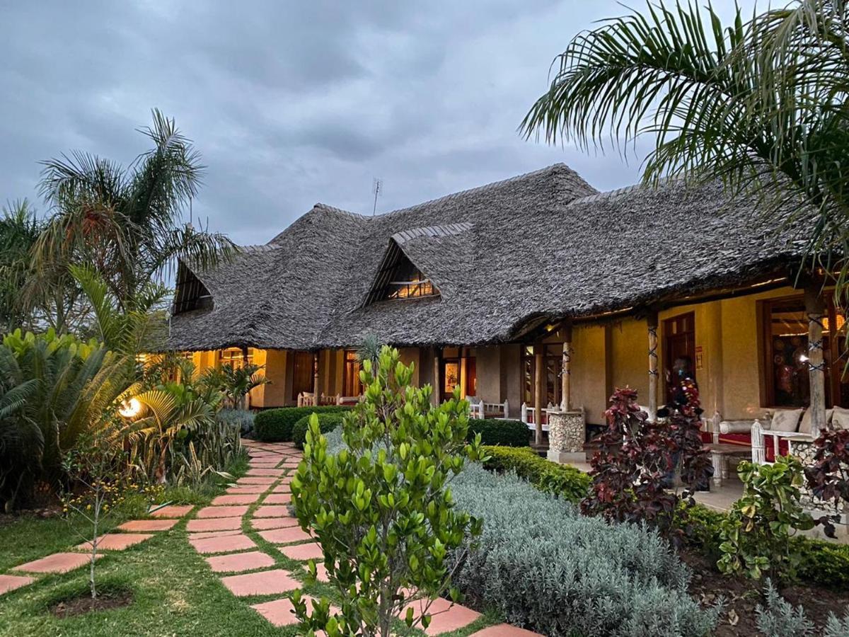 The Last Village Lodge Athi River Eksteriør billede